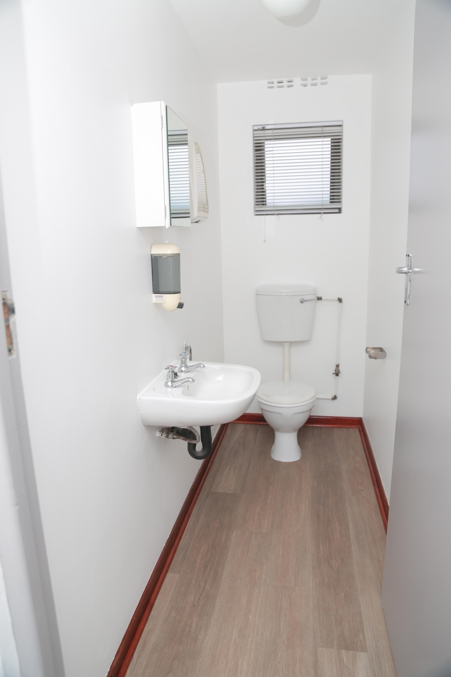 To Let commercial Property for Rent in Beacon Bay North Eastern Cape